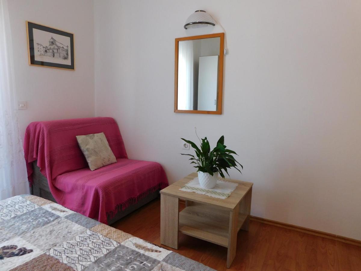 Apartmani Salus Pag Town Exterior photo