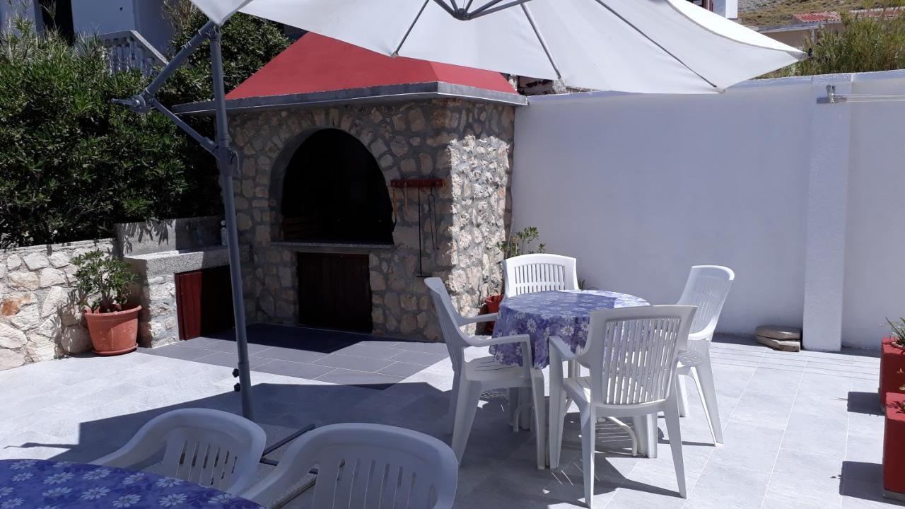Apartmani Salus Pag Town Exterior photo