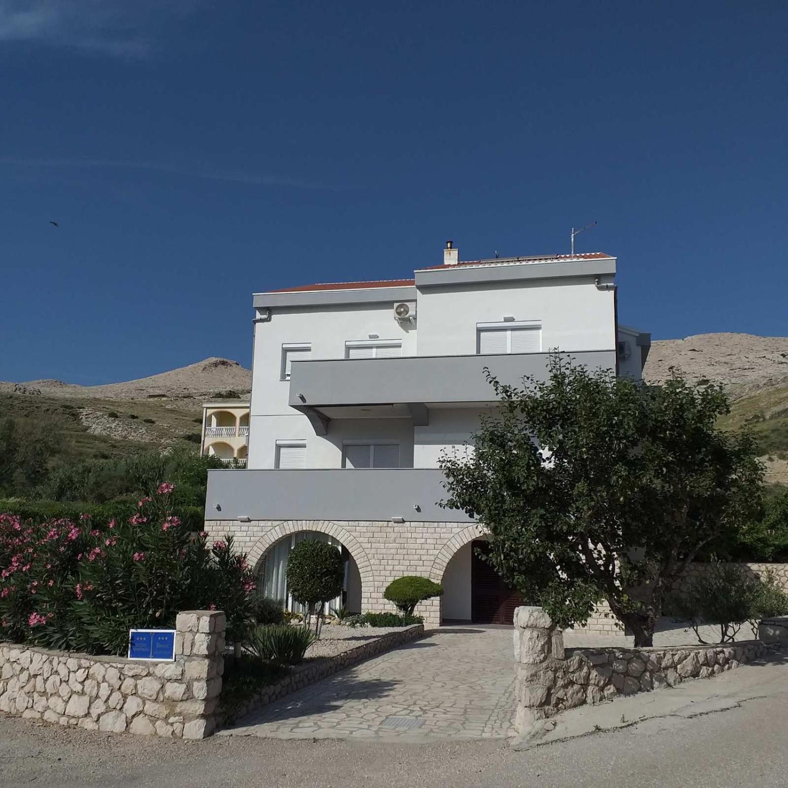 Apartmani Salus Pag Town Exterior photo